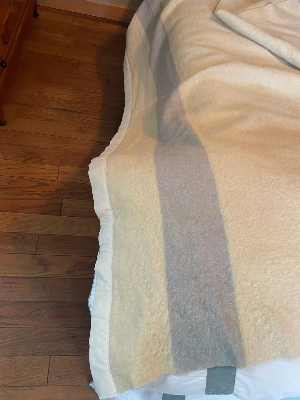 Hudson's Bay cream 4 point blanket